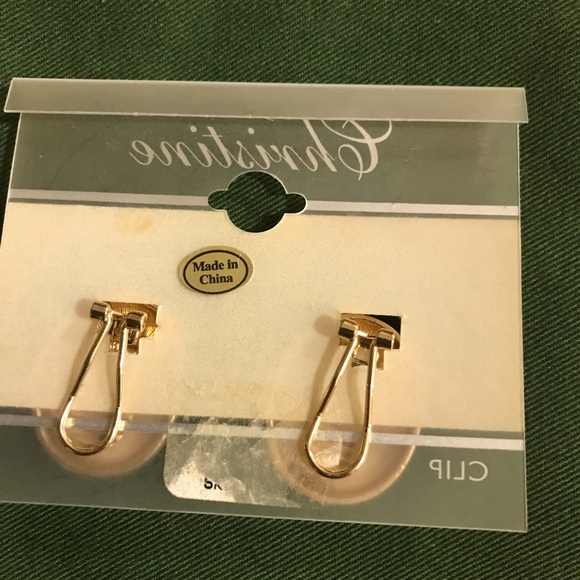 Vintage Clip on Earrings - Picture 2 of 2